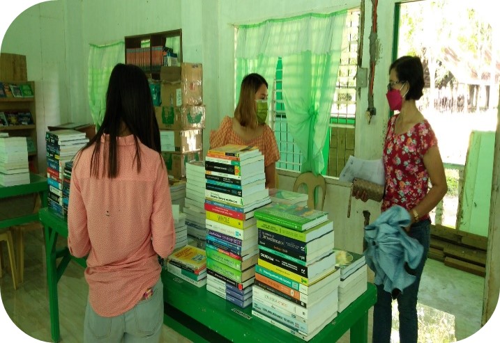 NEMSU TAGBINA LIBRARY BOOK DISPLAY